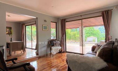 Amplia casa en Altos de Mitrinhue