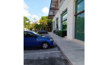 Plaza comercial en venta en av. Nichupte cancún