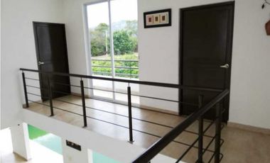 Casa De Anapoima En Condominio Campestre Sobre La Vía Principal