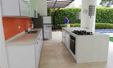 Casa De Anapoima En Condominio Campestre Sobre La Vía Principal