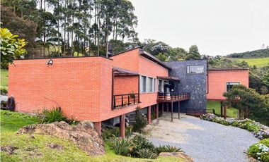 ALQUILER DE CASA CAMPESTRE EN ENVIGADO