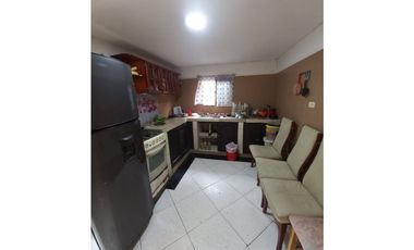 Comoda Casa + Apartamento en VENTA Barrio La VICTORIA