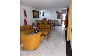 Comoda Casa + Apartamento en VENTA Barrio La VICTORIA