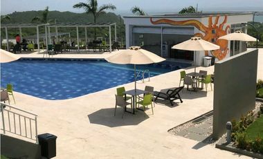 Vendo lote en club con vista a puerto velero