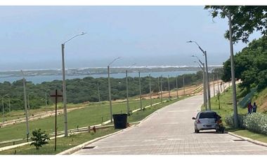 Vendo lote en club con vista a puerto velero