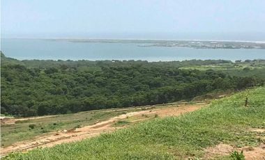 Vendo lote en club con vista a puerto velero