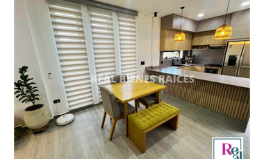 Se Vende Espectacular Casa Esquinera En Unidad Cerrada