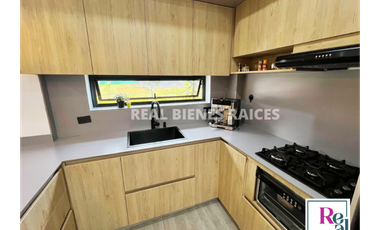 Se Vende Espectacular Casa Esquinera En Unidad Cerrada