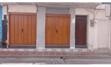 SE ARRIENDA CASA DE USO COMERCIAL EN EL CENTRO HISTÓRICO, SANTA MARTA