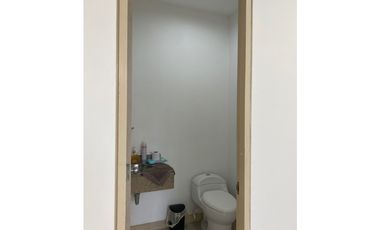 VENTA OFICINA EN LA AVENIDA DEL POBLADO MEDELLIN MLS#246878