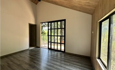 ESTRENA CHALET CON ESPECTACULAR DECK CON JACUZZI EN SOPETRAN