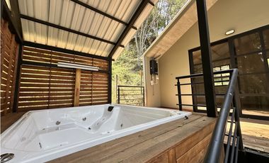 ESTRENA CHALET CON ESPECTACULAR DECK CON JACUZZI EN SOPETRAN