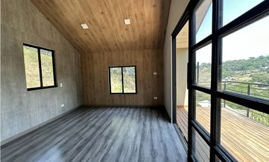 ESTRENA CHALET CON ESPECTACULAR DECK CON JACUZZI EN SOPETRAN