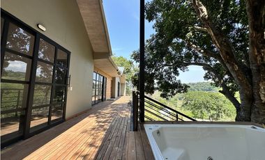 ESTRENA CHALET CON ESPECTACULAR DECK CON JACUZZI EN SOPETRAN