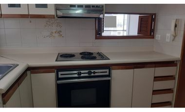 Iluminado apartamento para arriendo en Multicentro