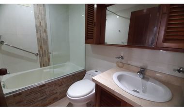 Iluminado apartamento para arriendo en Multicentro