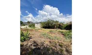 Lote cerca a la playa en venta