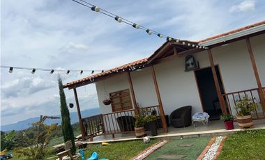 ESPECTACULAR FINCA CERCA AL AREA URBANA DE SAN VICENTE