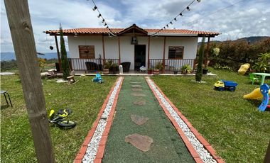 ESPECTACULAR FINCA CERCA AL AREA URBANA DE SAN VICENTE