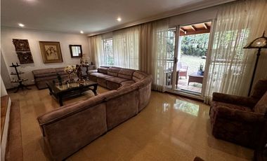 Se vende casa en el poblado sector Sanlucas