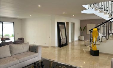 Se vende casa en el poblado sector san Lucas