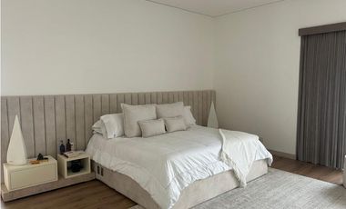 Se vende casa en el poblado sector san Lucas