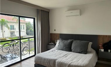 Se vende casa en el poblado sector san Lucas