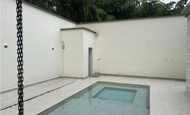 Se vende casa en el poblado sector san Lucas