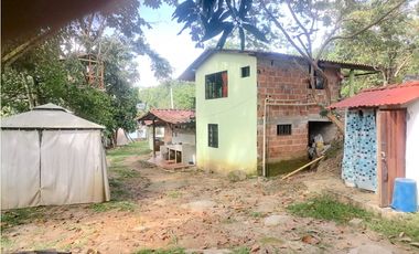 Finca en Venta, Cisneros, vía a la costa, 2 casas, estanques con peces