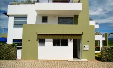 ARRIENDO ESPECTACULAR CASA CAMPESTRE EN ANAPOIMA CUNDINAMARCA