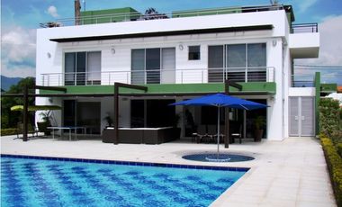 ARRIENDO ESPECTACULAR CASA CAMPESTRE EN ANAPOIMA CUNDINAMARCA