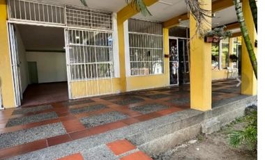 SE VENDE BODEGA O LOCAL COMERCIAL -ROBLEDO
