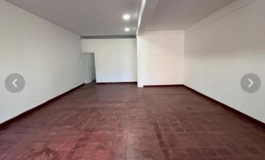 SE VENDE BODEGA O LOCAL COMERCIAL -ROBLEDO