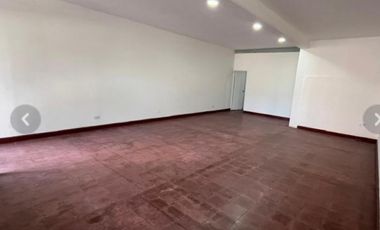 SE VENDE BODEGA O LOCAL COMERCIAL -ROBLEDO