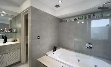 Venta casa de 7 ambientes - Caballito