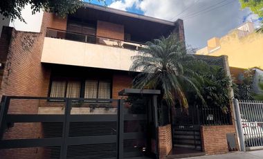 Venta casa de 7 ambientes - Caballito