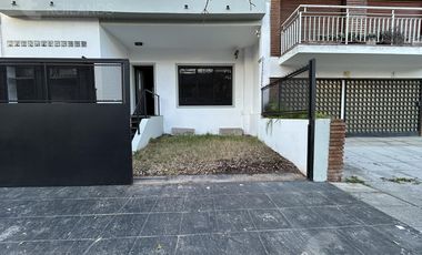 Alquiler/ Venta Casa 4 Ambientes en  Barrio River