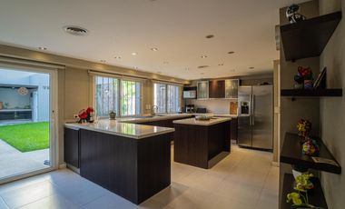Exclusiva Casa con jardin en Venta - Nuñez