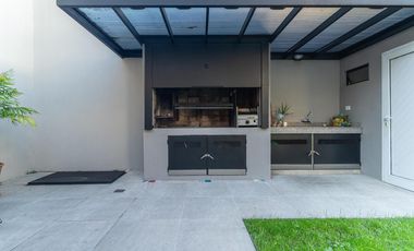 Exclusiva Casa con jardin en Venta - Nuñez