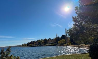 VENDE CASA EN LAGO EN LAGO MARIMENUCO