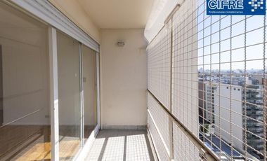Departamento de 3 ambientes con balcón y baño completo