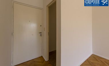 Departamento de 3 ambientes con balcón y baño completo