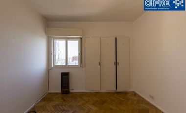 Departamento de 3 ambientes con balcón y baño completo
