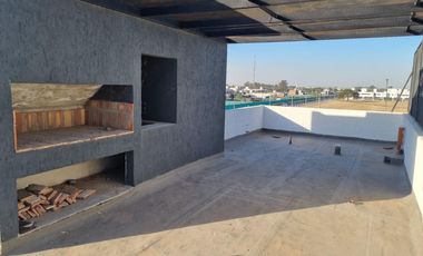 Duplex en venta Terrazas de Manantiales tres dormitorios