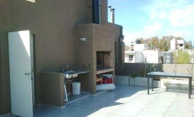 Amplio Duplex  c/baño y toillete   Cochera fija - San Isidro