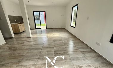 Casa en  venta en Costa del Este a estrenar de 5 ambientes