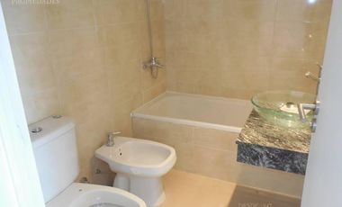 MONOAMBIENTE / ALQUILER / FLORES con BALCON y PLACARD *Apto Profesional* !!