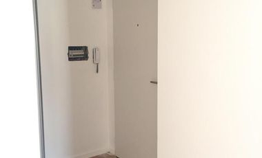 MONOAMBIENTE / ALQUILER / FLORES con BALCON y PLACARD *Apto Profesional* !!