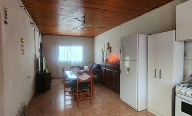 Casa en  calle Bressoud (zona Ovidio Lagos y Tibiletti)