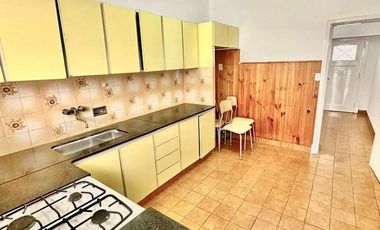 ALQUILO OFICINA ZONA CHAUVIN CHALET ESTILO MARPLATENSE